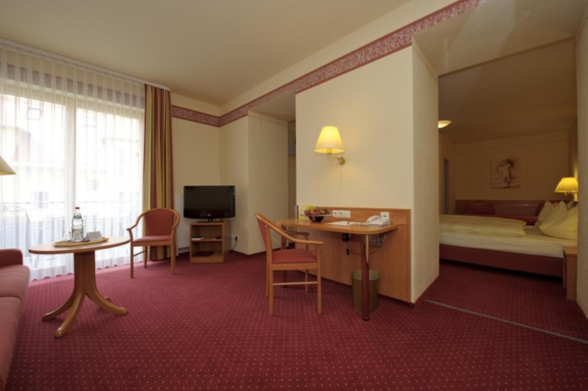 Land-gut-Hotel Hotel Adlerbräu Gunzenhausen Zimmer foto