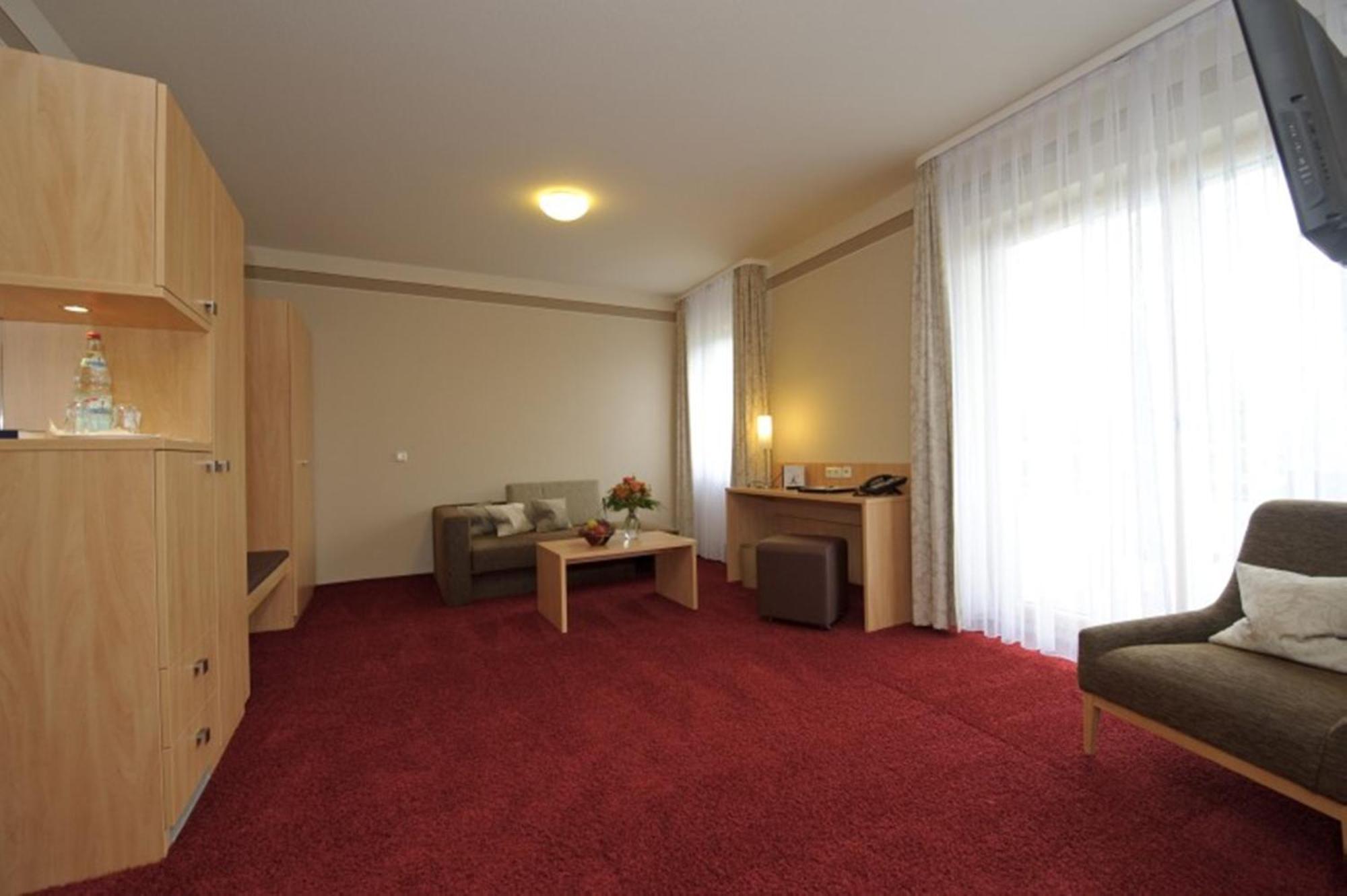 Land-gut-Hotel Hotel Adlerbräu Gunzenhausen Zimmer foto